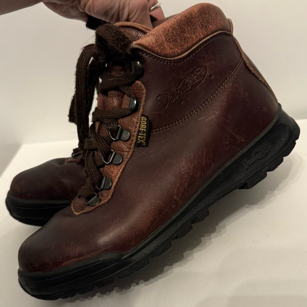 Vasque hiking Boots 7.5 Men’s gortex sundowner vintage brown leather